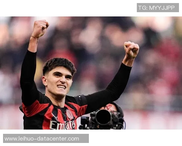 西甲激战拜仁与AC米兰战平红牌事件引发全场热议与十大精彩进球回顾